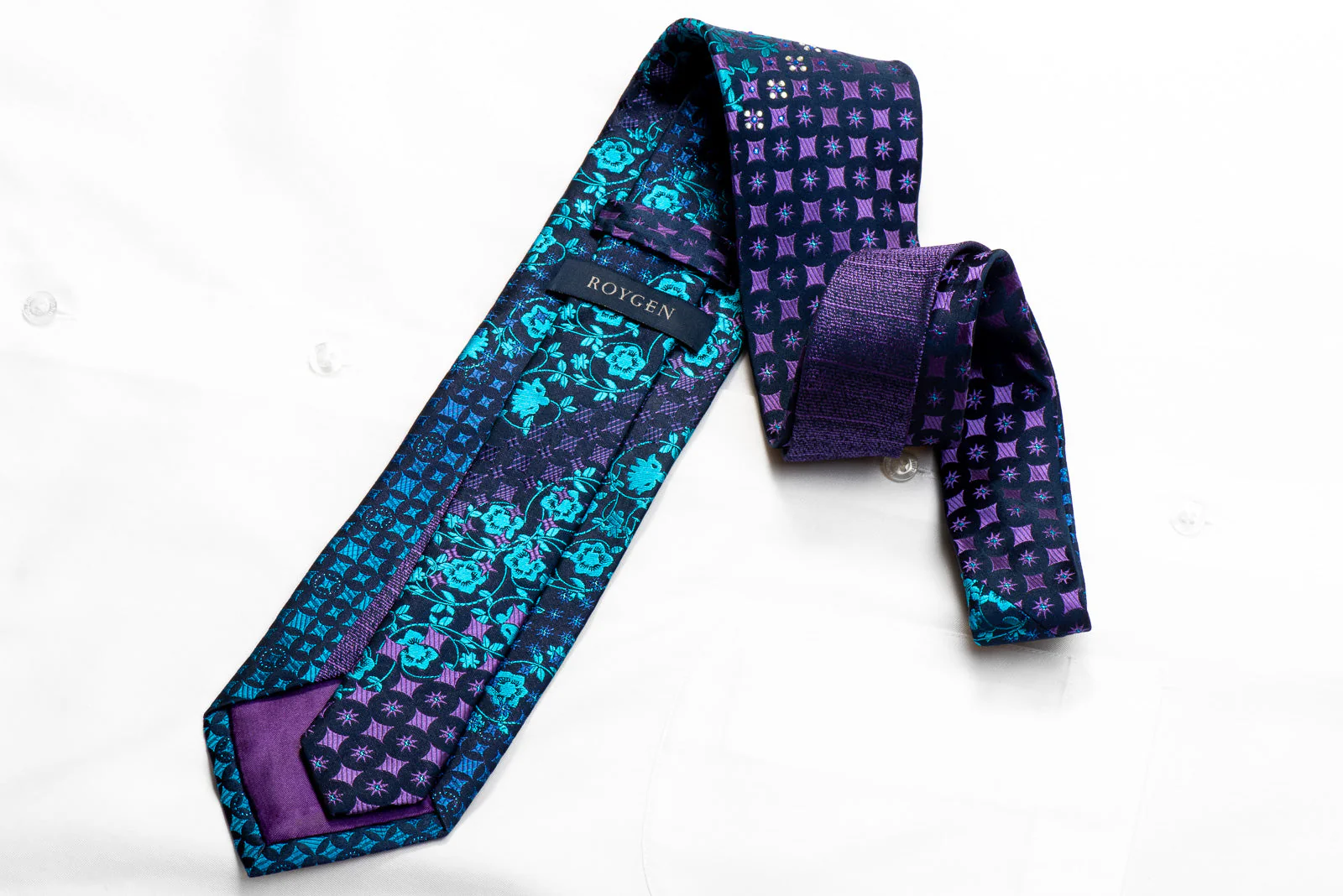 Roygen Rhinestone Tie Geometric On Floral On Navy With Sparkles - Image 4