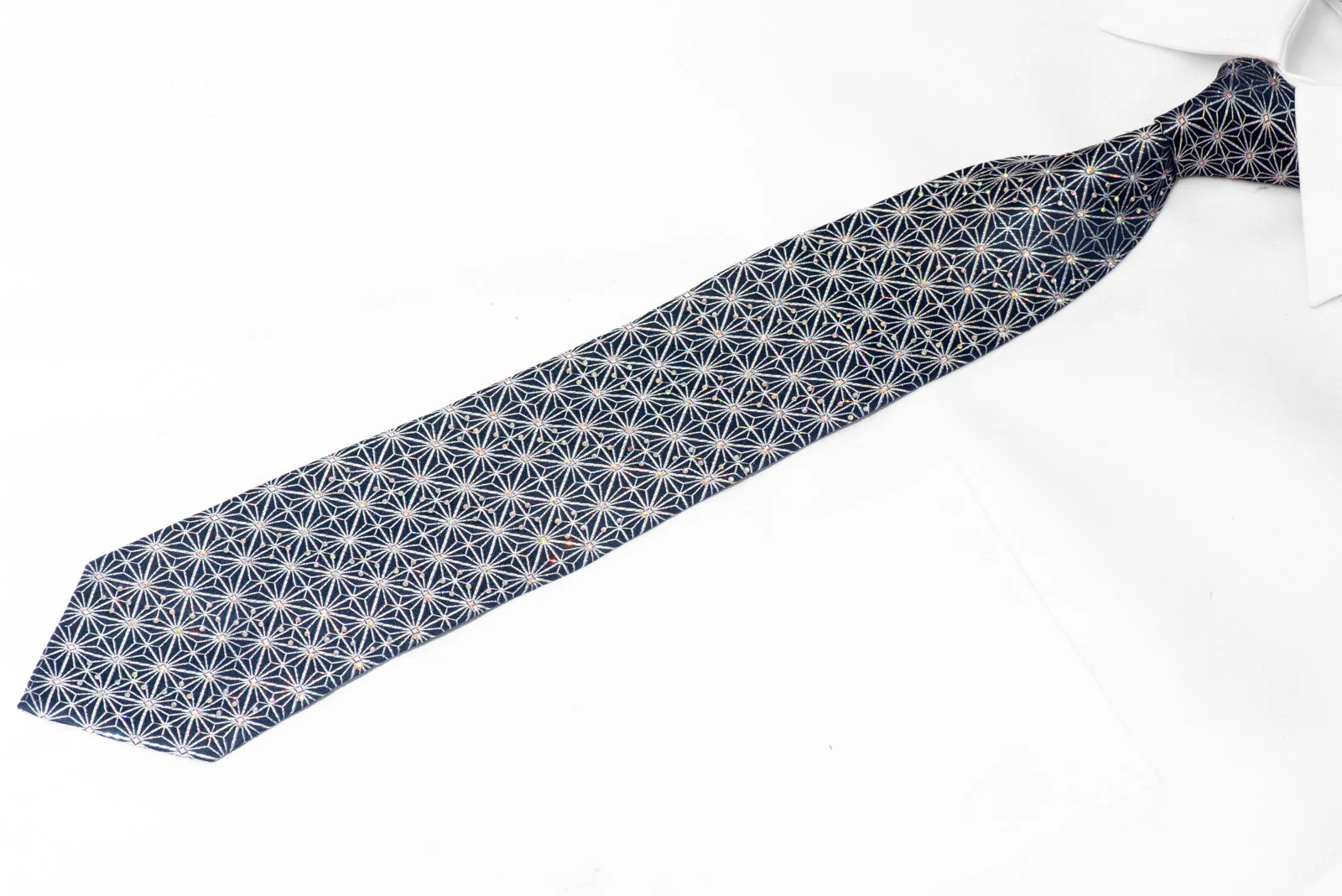 Silver Trellis: Navy Silk Tie with Geometric Lattice Pattern - Image 2