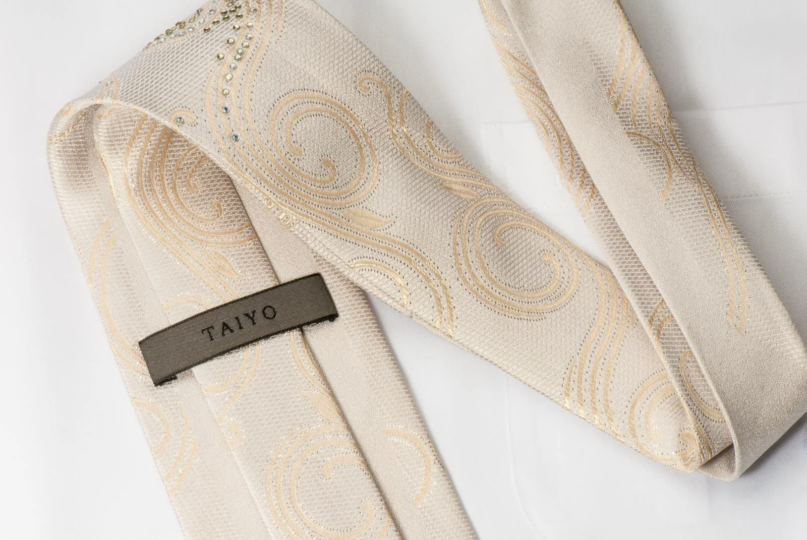 Taiyo Men's Silk Neck Tie Scrolls On Cream With White Crystal Rhinestones - Image 3